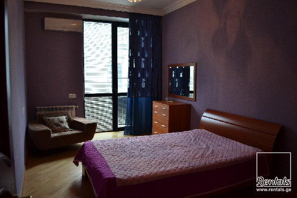 flat ( apartment ) For Rent  In Tbilisi , Vera; Bakradze Str.