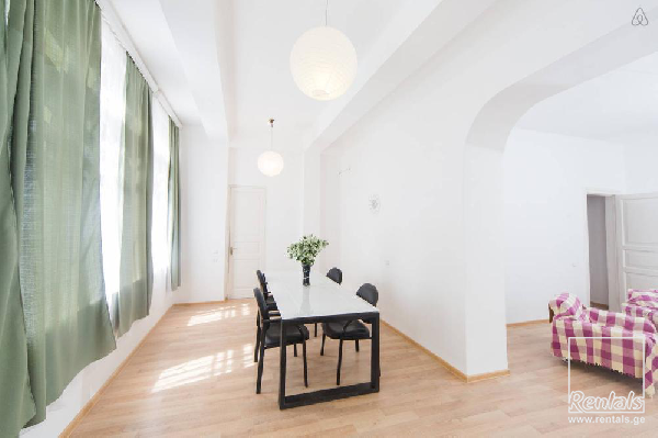 flat ( apartment ) For Rent  In Tbilisi , Vake; Paliashvili 80 