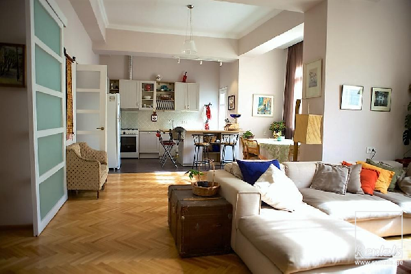 flat ( apartment ) For Rent  In Tbilisi , Vake; Abashidze