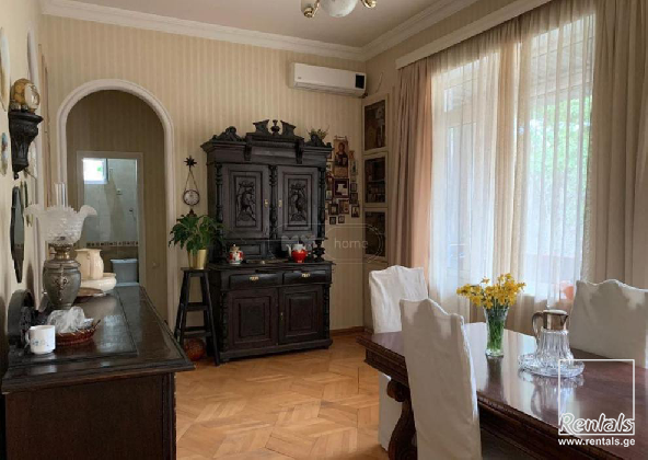 flat ( apartment ) For Rent  In Tbilisi , Vake; Radiani